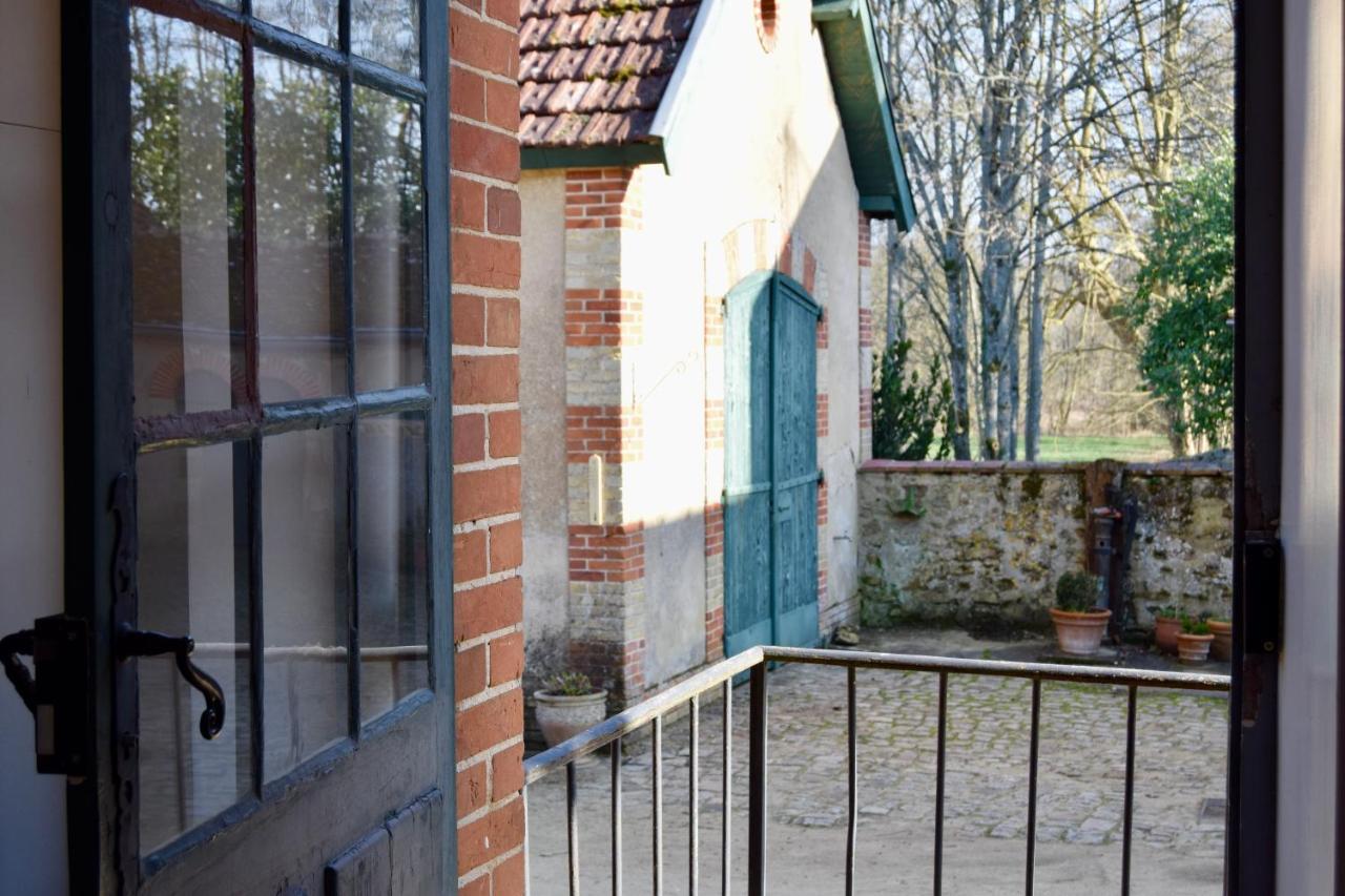 Cottages De Chateau De Vaux Yvré-lʼÉvêque Exterior foto